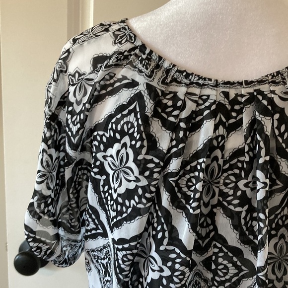 Christopher & Bank small blouse short sleeves black and white - Picture 10 of 12